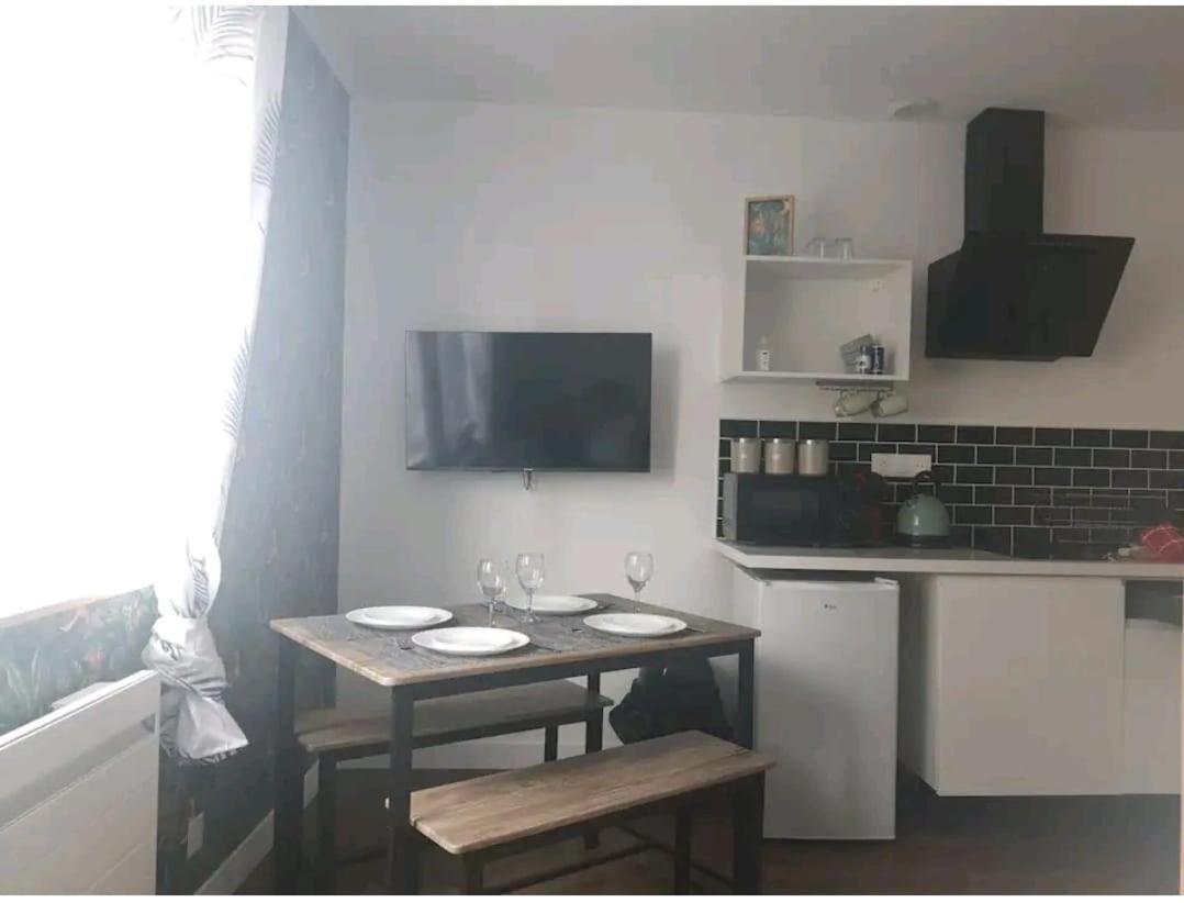 Apartamento La Nouvelle-Orléans - hyper-centre- 2mn SNCF - Wi-Fi Netflix gratuit Niort Exterior foto